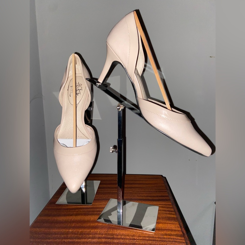 Life Stride Women's Taupe Heels